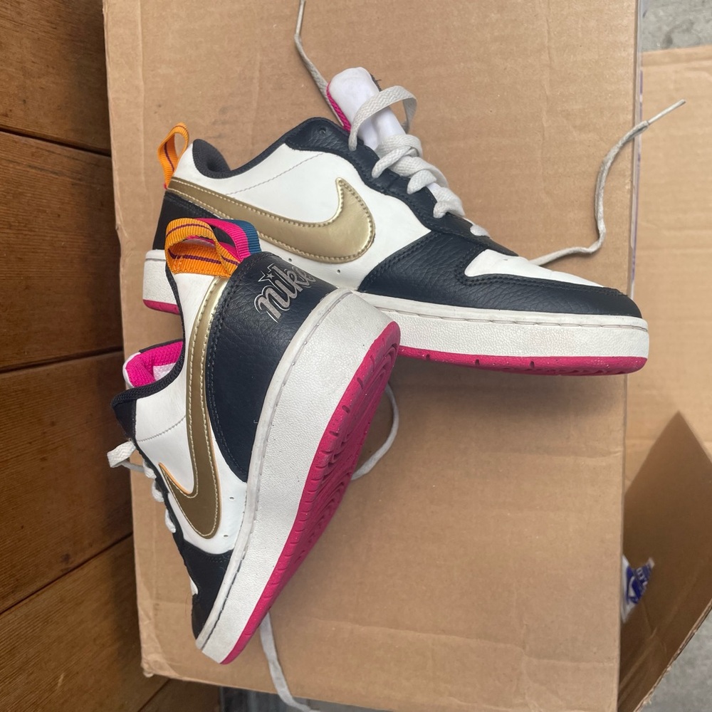 Nike Pink Sneakers perfec condition